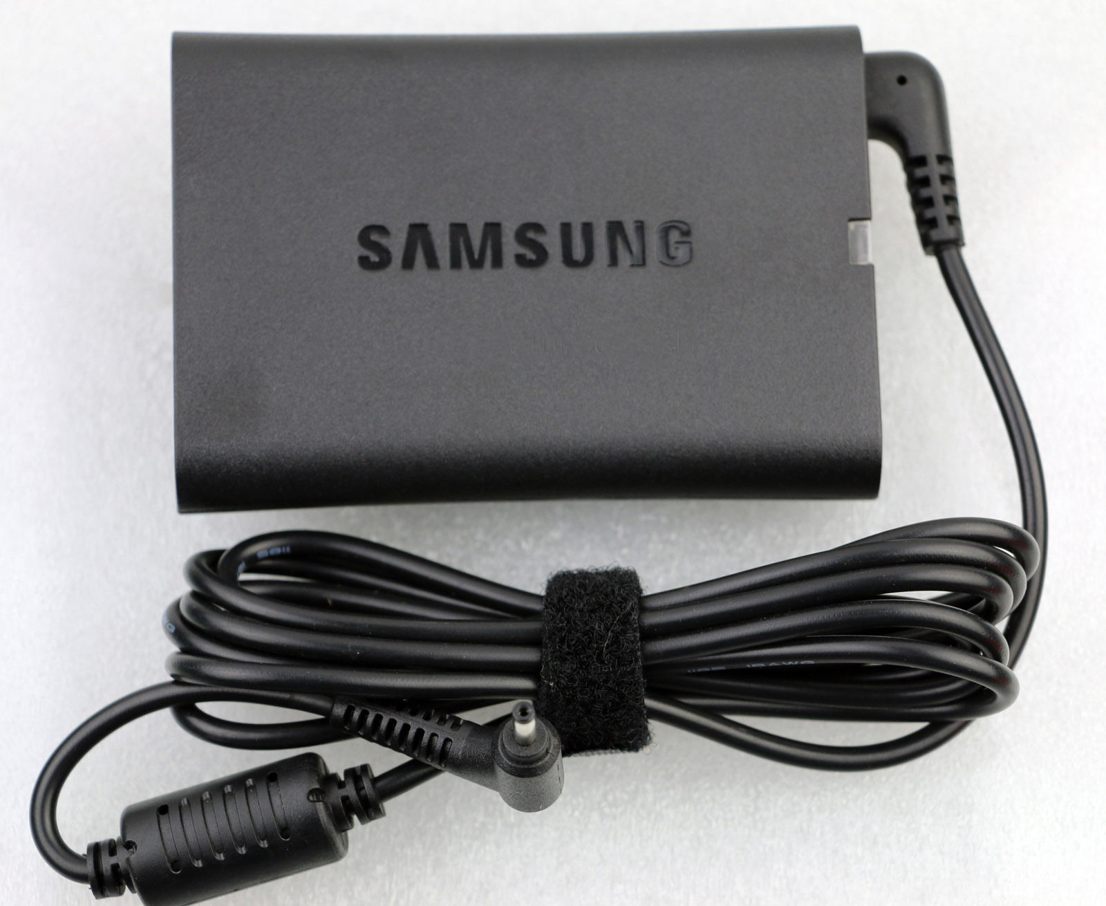 Cargador Samsung 305U1A-A01AU 305U1A-A02 305U1A-A03 Adaptador 40W